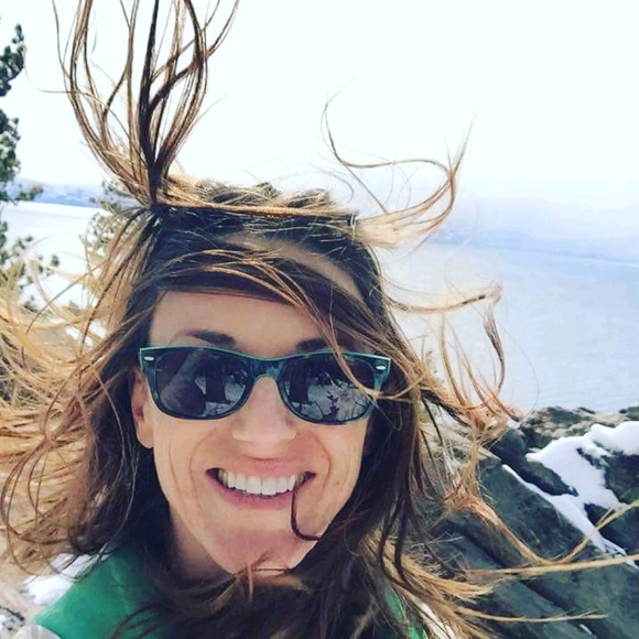 Meet your Posher, Elea - Picture 1 of 1